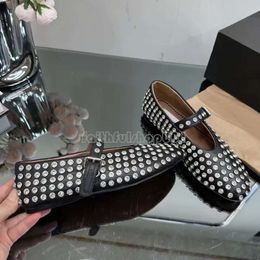 Femme Sandals Designer Alai Chaussures Femmes Ballet Flats Coudures en maille Mesh Sandale Round Roule Rivet Rivet Buckle Mary Gentine Le cuir Jane Chaussures Jane Locs avec 404