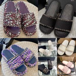 Mujeres zapatillas de verano zapatillas de moda plataforma alfabeto dama sandalias tacones suaves y suaves toboganes tobogán