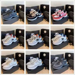 Sneakers de baskets Star Sneakers hors du bureau Sneaker Luxury Channel Shoe Mens Designer Chaussures Men de créateurs pour femmes