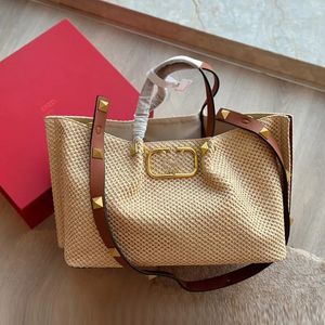 Mujer bolsos de hombro de paja Rafia natural y carteras de moda de cuero reales y bolsos de diseñador de diseñador Hobos playa Totas de viajes Bolsas de gran capacidad 2587