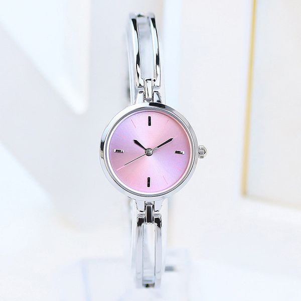 Femmes Montre Quartz Montres 25mm Boutique Bracelet Mode Affaires Montres Pour Petite Amie Cadeau Designer Cool Dames Montre-Bracelet