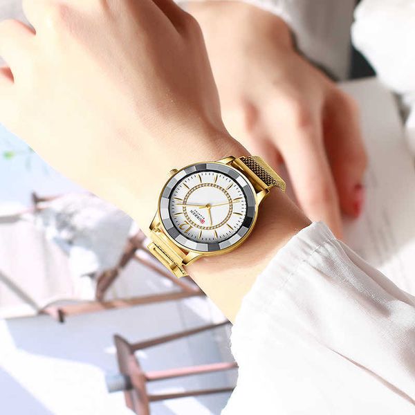 Relojes de mujer Marca famosa Curren Moda Reloj elegante Mujeres Oro Acero inoxidable Relojes de pulsera Relogio Feminino 210527