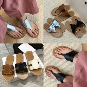 Mujer Zapatillas Sandalia Triomph Mulas Zuecos Diseñador de lujo Diapositivas Chanclas Piscina Tacón plano Sliders al aire libre Viajes para hombre Zapatos casuales Sandalia de playa de verano