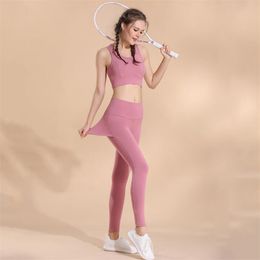 Vrouwen 2 PCSSet Yoga Sets Sports Fake Two -Piece Breathable LeggingsSexy Bra Sports Wear for Women Gym Training Cloths Tracksuit T200424