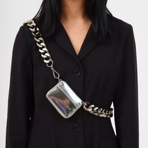 Femmes 2022 Nouveau Kara épais métal épais chaîne sac noir vélo portefeuille épaule sacs à main mini petits sacs de poitrine porte-monnaie INS Whole315j