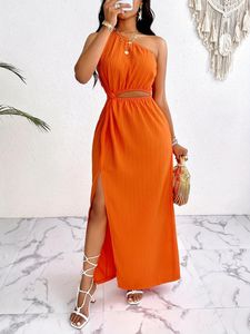 Vrouwen 2024 Mode Temperament Vakantiestijl Oranje schouders Schouders Mouwloos vest Verstuwd lange jurk grote dikke jurk
