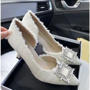 Vrouwen 430 steentjes witte ontwerppompen Spring mode puntige teen vrouwelijke ondiepe hoge hak elegante dames werk kledingschoenen 240125 s