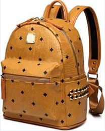 Femmes et hommes sac à dos sac d'école en cuir de haute qualité pour adolescents Punk Rivet femme sac de voyage noir marron Bolsos Mujer sacs à dos