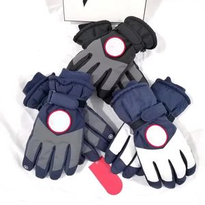 Women And Men Ski Gloves Outdoor Sports Brand Mittens Five Fingers 3 Colors With Tag Wholesale