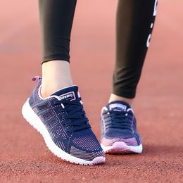 Vrouwen en mannen lopen schoenen lichtgewicht sport slipbestendige wilde comfortabele sneakers ademend gebreide schoenen voor trainers maat 36-45
