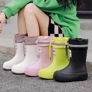 Femmes cheville plate-forme bottes de pluie printemps mode antidérapant chaussures imperméables couleur unie moyen baril bottes de pluie botas de lluvia 231228
