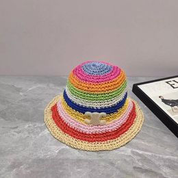 Mujeres Otoño Verano Diseñador de moda Sombrero de cubo Parches iridiscentes Vacaciones al aire libre Viajes Carta transpirable Bordado sombreros de paja