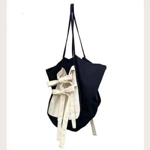 Vrouwen in de zak Koreaanse damesachtige boog nylon tas tas mode zachte rits met hoge capaciteit schoudertassen handtassen zoete meisjes tas 240402