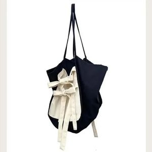Vrouwen in de zak Koreaanse damesachtige boog nylon tas tas mode zachte rits met hoge capaciteit schoudertassen handtassen zoete meisjes tas 240322