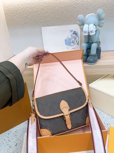 Sacs pour femmes Sac à main Dharma Stick Hobo Hobo Handsbag Crossbody Messenger Sacs Fashion Shopping Satchels de luxe Granche de conception de portefeuille enveloppe portefeuille