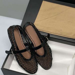 Vrouwen Ballet Flats Designer Uitgeholde Mesh Sandaal Puntschoen Gesp Bevestiging Comfortabele Loafers EU35-42 Met Doos 505