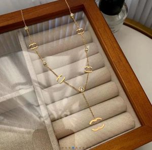 Dames bandontwerper dubbele letter hanger ketting hoge kwaliteit 18k goud vergulde claviculaire ketting ketens kettingen meisje bruiloft valentijnsdag sieraden cadeau