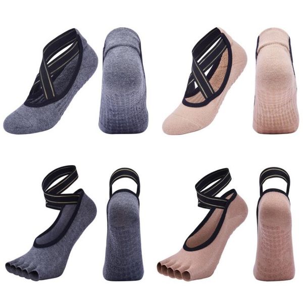 Sangle de bandage pour femmes Chaussettes de yoga pilates ouvertes Cinq doigts peep toe Entraînement de gym Accueil intérieur extérieur Entraînement antidérapant chaussette en silicone avec poignée en gros