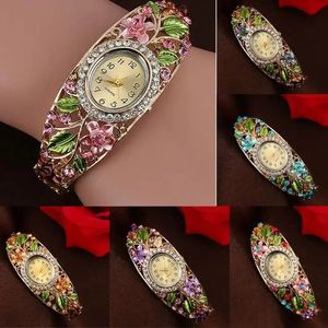 Femmes Bracelet Cristal Fleur Bracelet Montre-Bracelet Multifonctionnel Étanche Montre À Quartz Mode Durable Luxueux Montres Reloj 231226