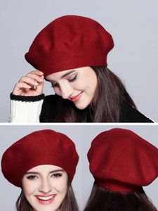 Bérets en laine de couleur unie pour femmes, tricoté avec dames, bonnet d'artiste français, casquette chaude en automne et en hiver, chapeau féminin 240226