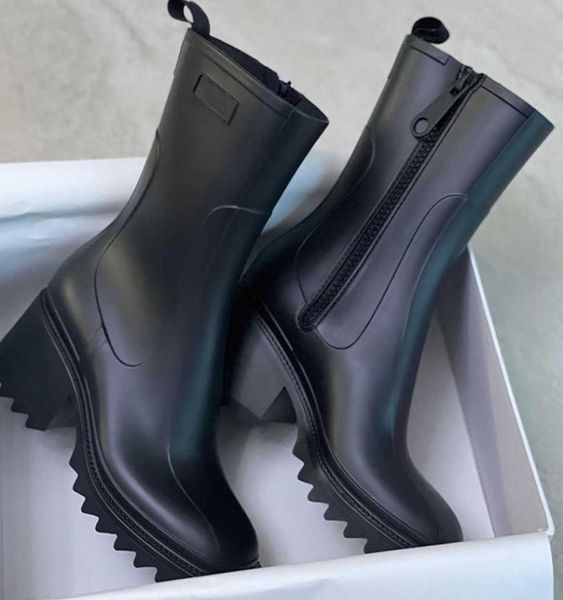 Femmes Betty Boots Boots PVC Rubber High Heels Kneehigh Tall Rain Boot Black Black Aploreproof Welly Platform Shoes Outdoor Rainshoes NO4554552