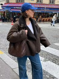 Mélanges pour femmes SLTNX TRAF manteau d'hiver pour femmes 2023 fausse fourrure épais revers femme chaud veste en polyuréthane dames avec poches vestes streetwear 231013
