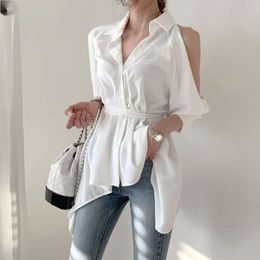 Vrouwen Blouse Lady Hollow Out Turn Down Kraag Mode Shirts Blusa Off Schouder Lente Zomer 2024 Solid Tops Dames blouses 34