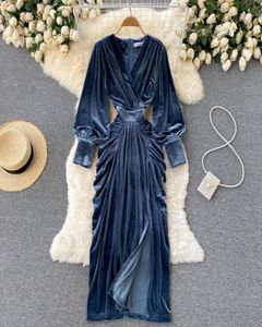 Femmes Blue Velvet Long Robe Elegant Vneck Lantern Sleeve High Taist Party Robe Femme Automne Hiver Nouvelle mode 20221366248