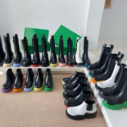 Botas de mujer Botega Zapatos de bota Martin Chaussures Botines de plataforma Cuero real Cristal Diseñador al aire libre Top