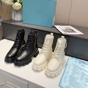 Botas para mujer Diseñadores Botines Zapatos de cuero de gran tamaño Hombres Tobillo Martin Monolito Bota de combate de inspiración militar Plataforma para mujer Fondo de nylon Bouch 16