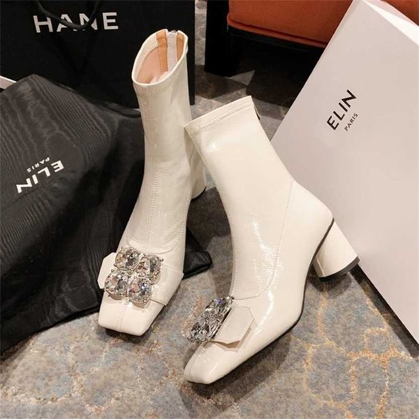 Bottes pour femmes bout carré bottes courtes femmes net rouge diamant talon épais chaussures à talons hauts en cuir verni mince et polyvalent petit homme tube moyen élastique 230830