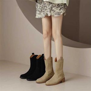 Femmes bottes bottes empilées mat en cuir souple Western Denim femmes nouveau automne hiver court Style britannique Vneck Mid Tube Martin 230830