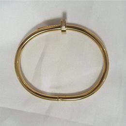 Bracelet à ongles brillant en alliage de haute qualité pour femmes, bijoux de luxe européens, cadeau d'amour de fête de vacances. 240110