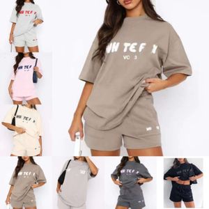 Femmes survêtement deux pièces Designer Designer Summer NOUVEAU T-shirt Set Sports Mousse à manches courtes Paule à manches courtes Sports Vêtons de sport 7 Couleurs