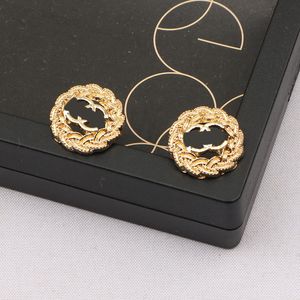 Femmes Marque Designer Lettre Boucles D'oreilles Vintage Top Qualité Géométrique Femmes Fille Sier Métal Gland Boucle D'oreille Anneau De Mariage Bijoux Accessoires