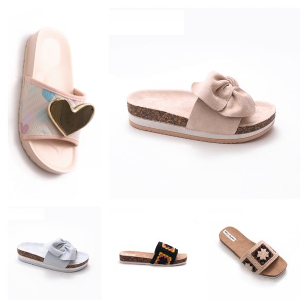 Mujeres Plataforma de marca Hollow Designers Sandals Sandalia de toboganes para mujeres con lnterlocking G Lovely Sunny Beach Woman Shoes Slippers 632 's 111 179