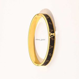 Damesarmbanden met merknaam Bangle Ontwerpers Letter Sieraden Kunstleer 18K Verguld Roestvrij stalen armband Dames Bruiloft Sieraden Geschenken ZG1183