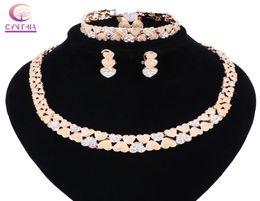 Femmes cadeau de mariée mariage nigérian perles africaines ensemble de bijoux mode Dubaï or cristal en forme de coeur ensemble de bijoux Costume Design1007056