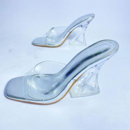 Sandalias transparentes de banda ancha para mujer, sandalias cómodas de tacón alto coloridas de verano, zapatillas abiertas de moda con punta cuadrada para mujer 2646
