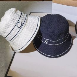 Sombrero de cubo para mujer Diseñador Sombreros de ala ancha Bordado Gorras casuales Sombreros de pescador de lujo Carta femenina Gorra de navegante Blanco Negro Sombrero para el sol Fedora