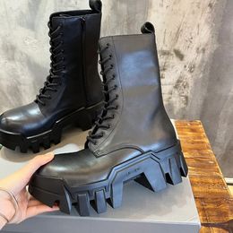 Femmes Bullozer LACE-UP Chelsea Boots Paris Designer Noir Semelle extérieure en caoutchouc denté épais Boot Bottes en cuir de veau lisse et mat Szie 35-40
