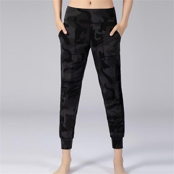 Mujeres camo Naked-feel Fabric Loose Fit Sport Active Lounge Jogger Butter Leggings elásticos suaves con dos bolsillos laterales Pantalones de chándal 211204