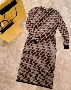 Dames Casual Jurken Klassieke vintage gebreide jurk Mode-ontwerperkleding volledige letter Luxe senior korte mouwen Lange mouw 5 soorten FFDD
