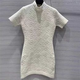 Feminino casual em relevo 3d relevo carta de alta qualidade vestido feminino duas peças saia regata de malha