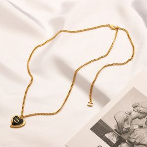Femmes Channel Heart 18k Platage pendentif collier luxe Famille Gift Choker 18k Placing Luxury Wedding Party Collier New Women Jewelry Collier Wholesale