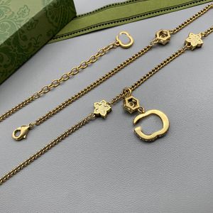 Vrouwen klassieke vintage ketting holle kleurrijke diamanten bloem vlinder koperen ketting ketting prachtige elegante sieraden