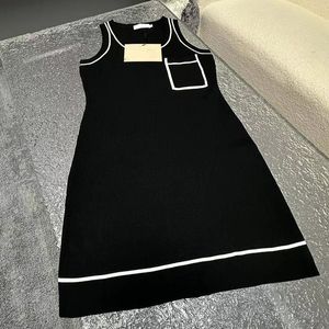 Femmes Couleur de contraste Designer Sexy Sans Sans Sobre Tank Robe Elegant Slim Robes