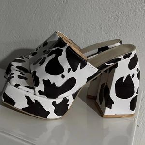 Dames koe slippers patroon dia's hakken platform schoenen ontwerper sandaal huis dikke zomer hoef vrouw elegant feest bbf