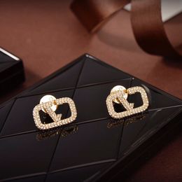 Femmes cristal lettre V boucle d'oreille conception spéciale lettres boucle d'oreille bijoux de mode pour la fête de cadeau