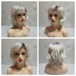 Mujeres pelucas cortas para el cabello rizado como pelucas humanas plateado raíces oscuras oscuras deformación espalda natural sesgo bang blindaje de fibra química resistente al calor para ropa cotidiana tejido sedoso